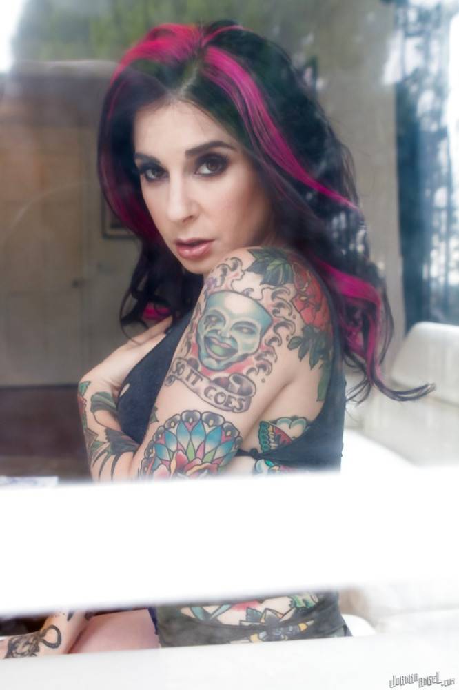 Enchanting american milf Joanna Angel bares big hooters and spreads her legs - #7