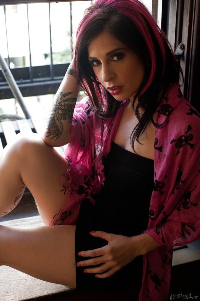 Curious american milf Joanna Angel in nice skirt bares her butt and spreads her legs - #2