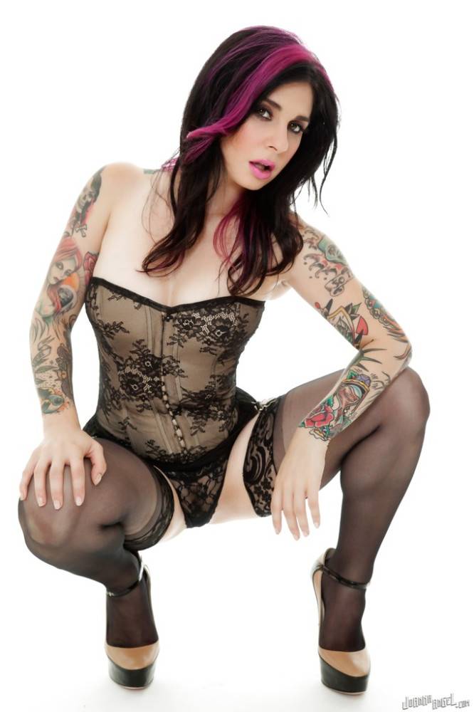 Very attractive american milf Joanna Angel in stockings reveals her ass and spreads her legs - #11