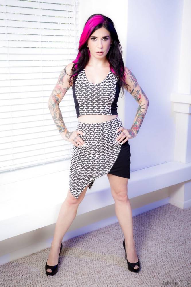 Amazing american milf Joanna Angel in hot lingerie reveals her ass and spreads her legs - #5