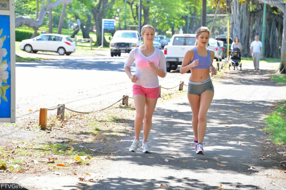 Outdoor Loving Babes Teddi Rae And Veronica Weston Go Jogging Which Quickly Turns Into Flashing. - #2