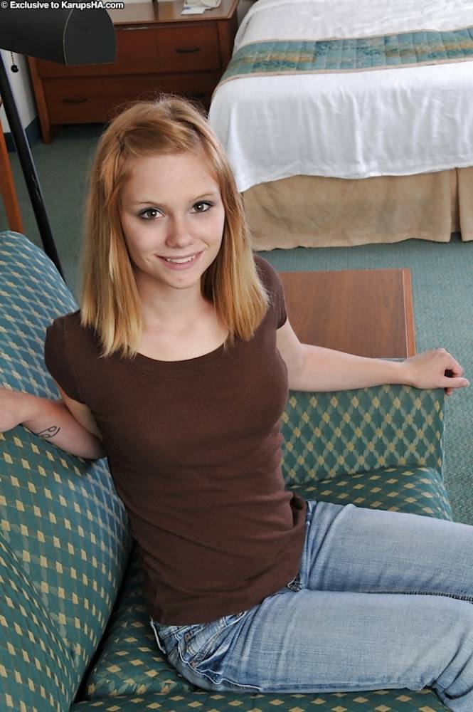 Foxy teen Brittny in tight jeans exhibiting her butt and pussy - #1