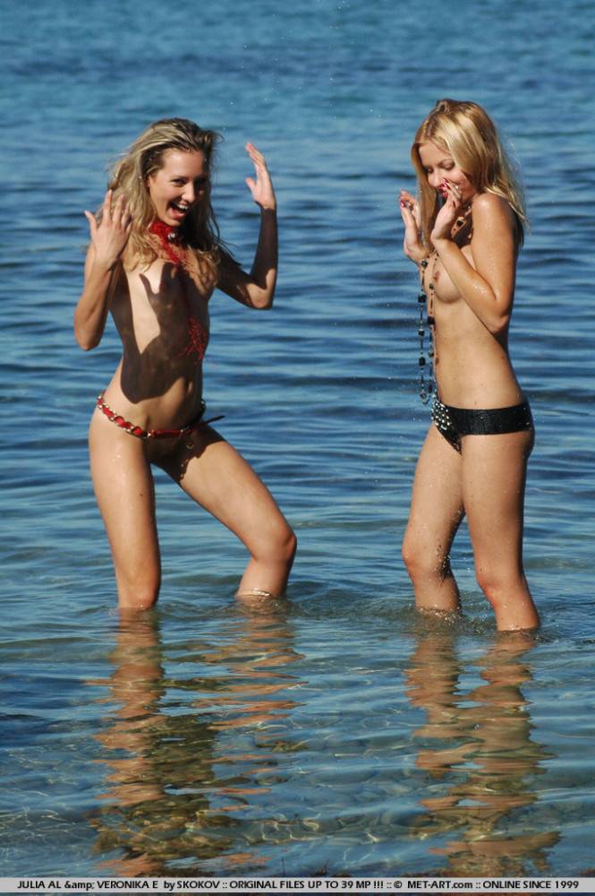 Naked Lesbian Kitties Julia Al And Veronika E Swim In The Sea And Kiss On The Beach - #4