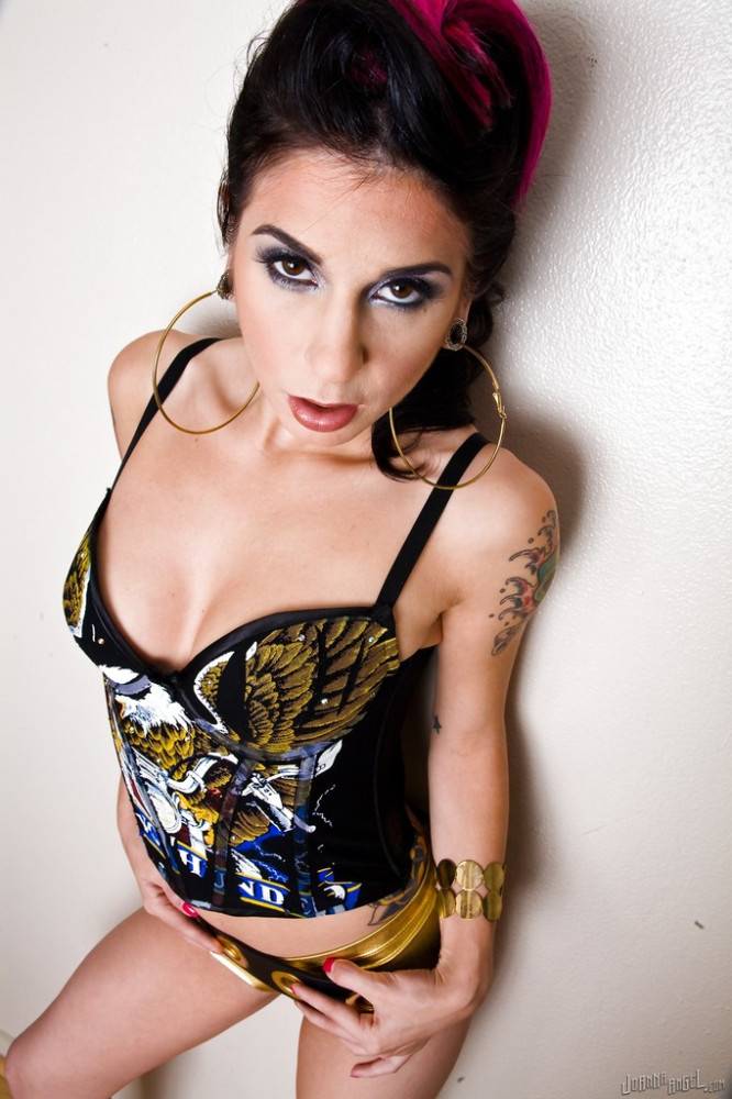 Deluxe american dark hair milf Joanna Angel in lingerie reveals her butt and jerks off - #1