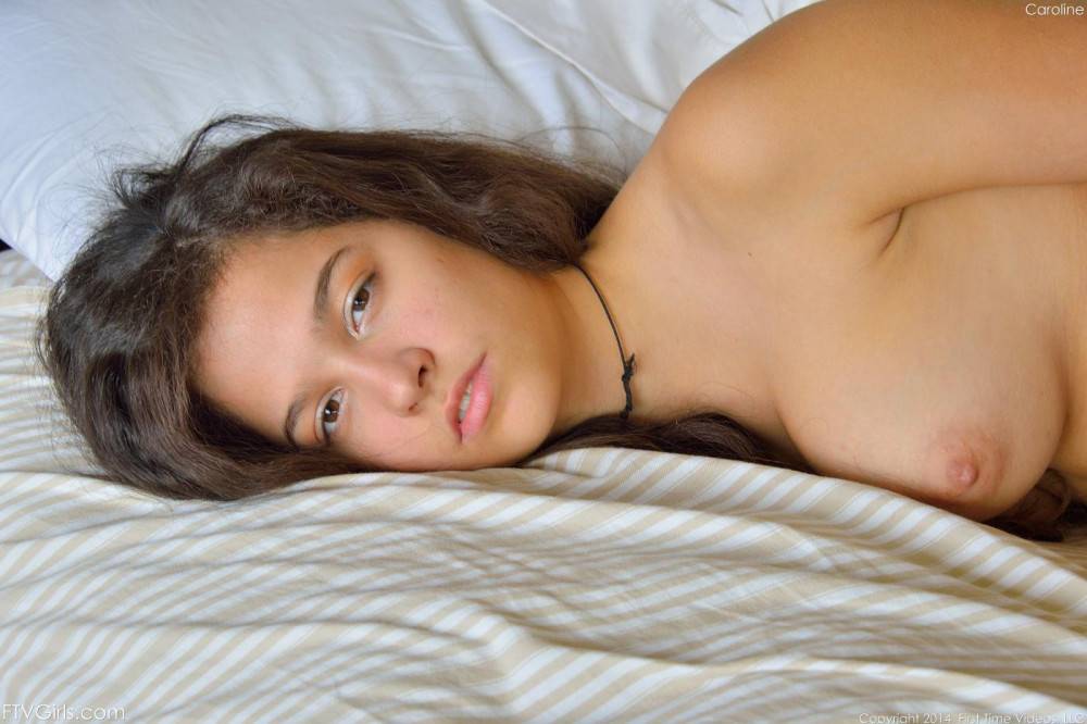 Gorgeous Latina Slut Caroline Ray Is So Erotically Rubbing Her Wonderful Nub Slit - #6