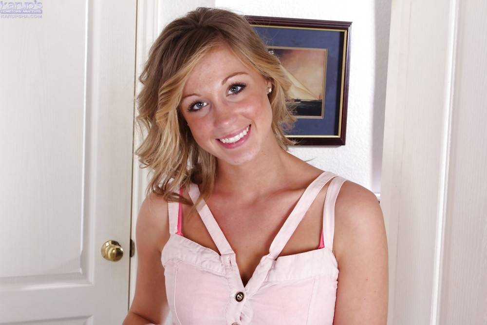 Slim american blonde young Ashley Jones shows big titties and spreads her legs - #1