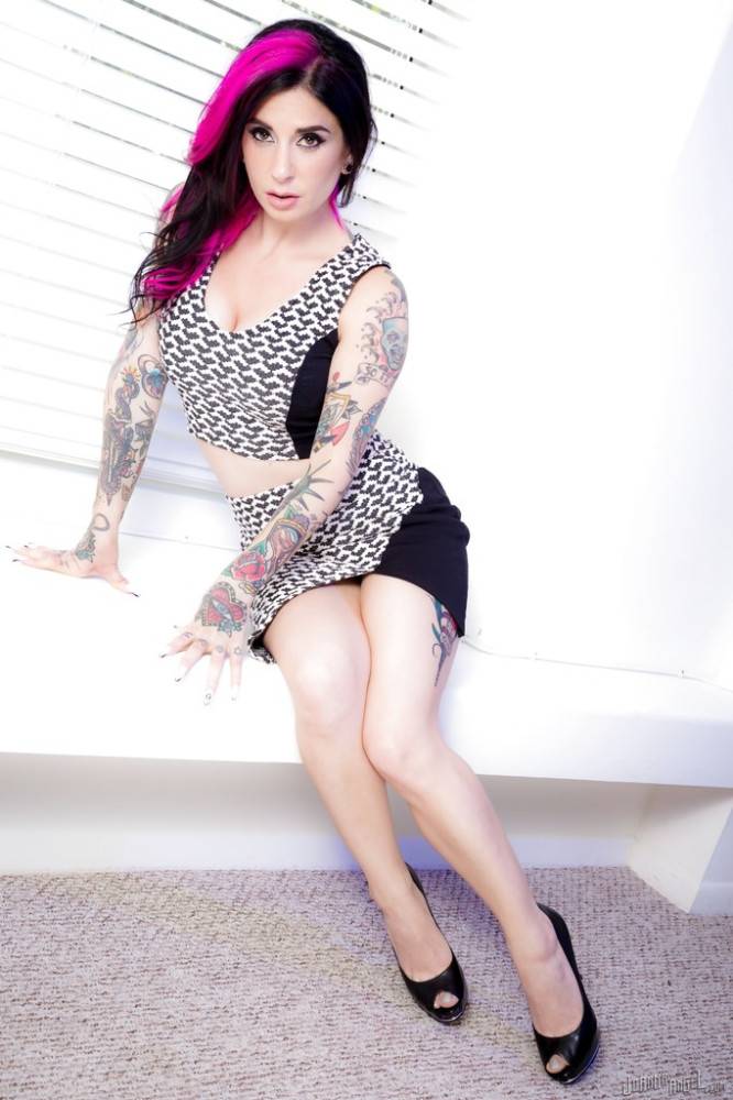 Tempting american milf Joanna Angel reveals big hooters and spreads her legs - #1