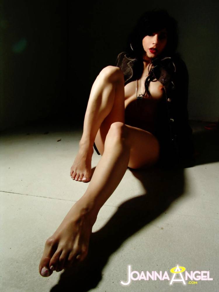Hot american milf Joanna Angel loves foot fetish - #8