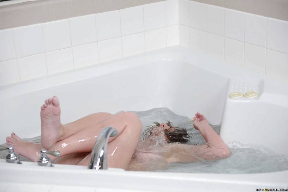 Very attractive american teen Brooke Wylde hard fucked after sucking big rod in bath - #20