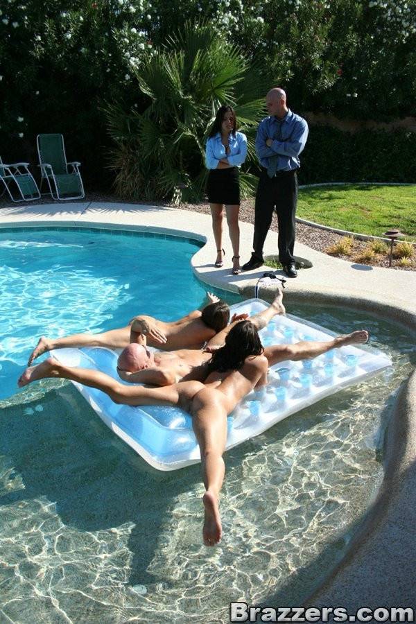 Deluxe women Sienna West, Savannah Stern and Rachel Roxxx take part in xxx orgy at pool - #18