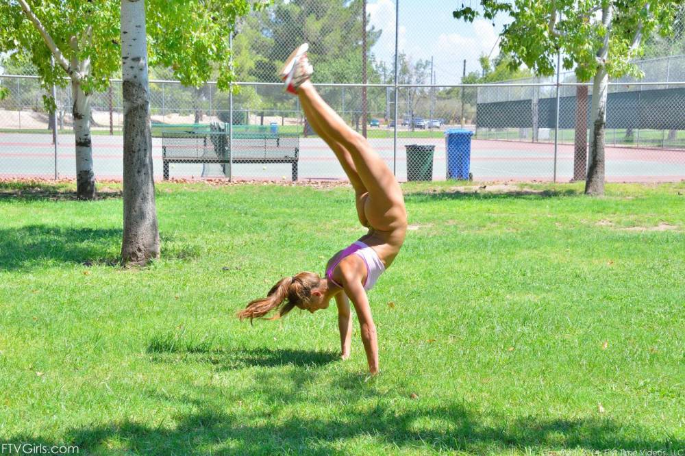 Sexy Gymnast Marry Lynn Is Training Outdoors And Stripping In Between The Exercises - #7