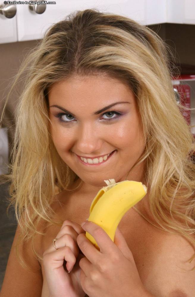 Naked Tiny Titted Blonde Girl Aubrey Adams Eats Banana In A Playful Manner - #9