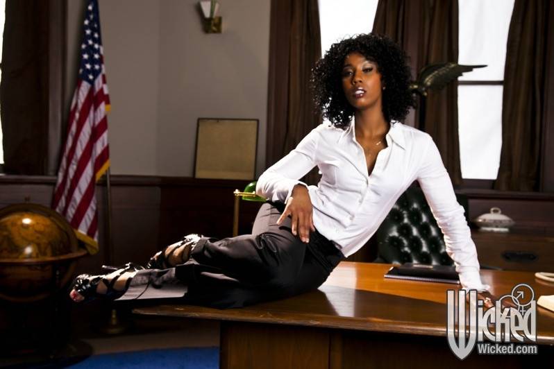 Excellent american bombshell Misty Stone denudes tiny tits and bald pussy in office - #5