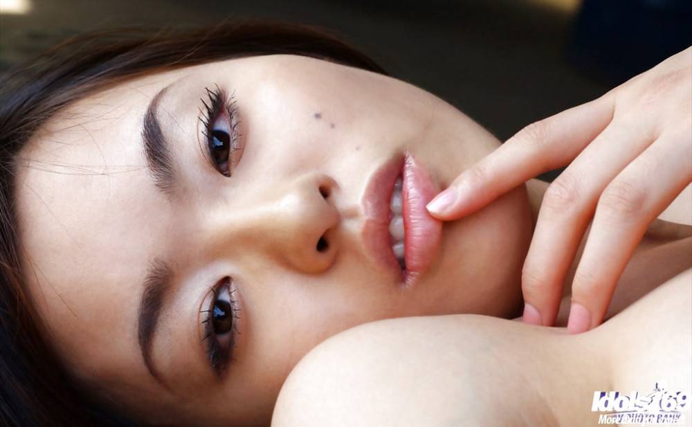 Sultry japanese hottie Hikaru Koto reveals her ass - #18