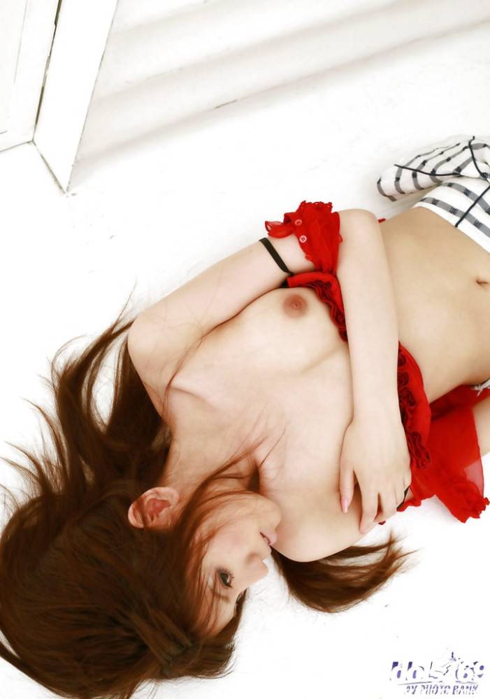 Stunning japanese babe Nanami Wakase exposing her ass - #16