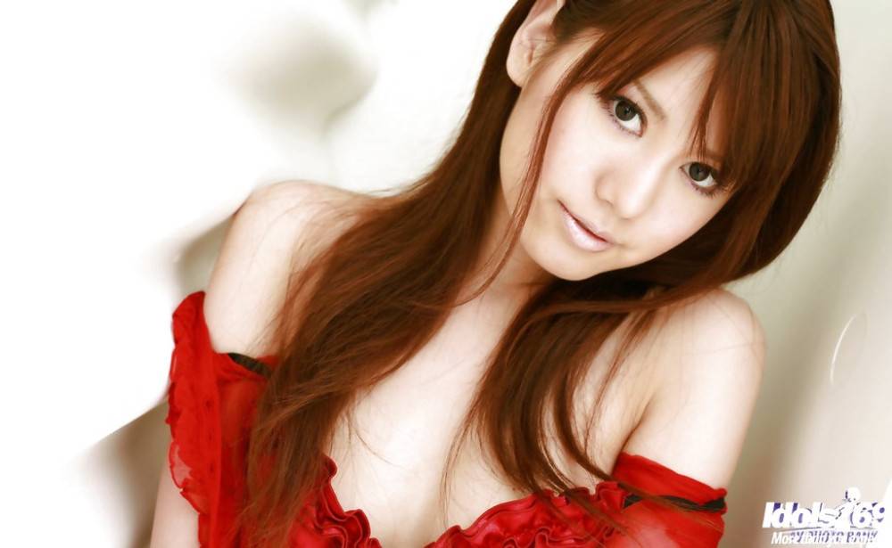 Stunning japanese babe Nanami Wakase exposing her ass - #5