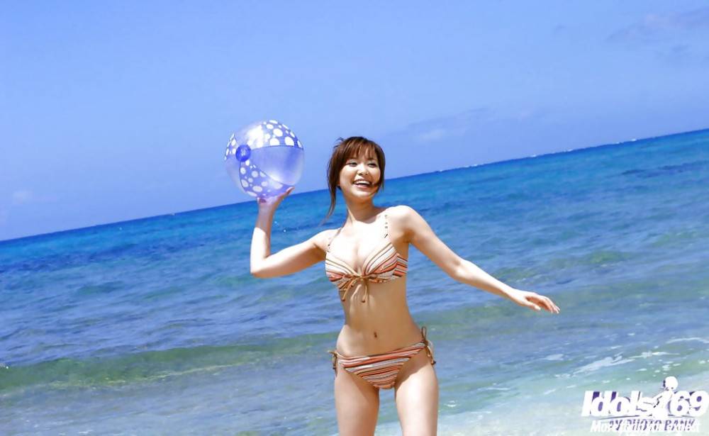 Sultry japanese babe Yua Aida exhibits her butt on the beach - #3