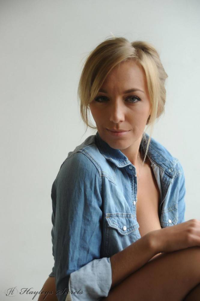 Dazzling Blonde Hayley-Marie Coppin Strips Her Denim Shirt To Tease With Her Perfect Full Tits - #6