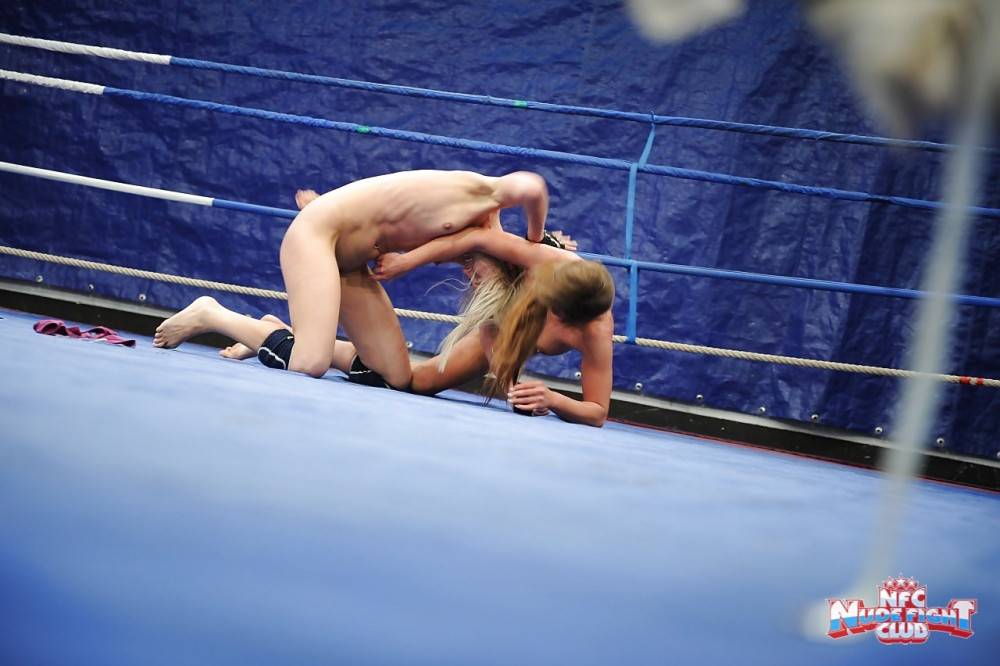 Excellent women Angel Long and Cathy Heaven in rough catfight | Photo: 7223159