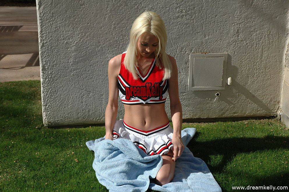 Fun Craving Blonde Cheerleader Dream Kelly Saddles Her Black Rubber Dildo - #5
