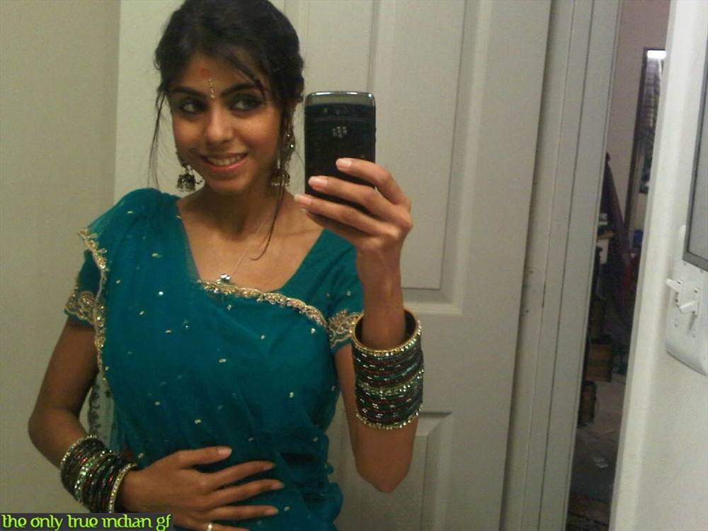 Indian female tales no nude self shots in the bathroom mirror - #4