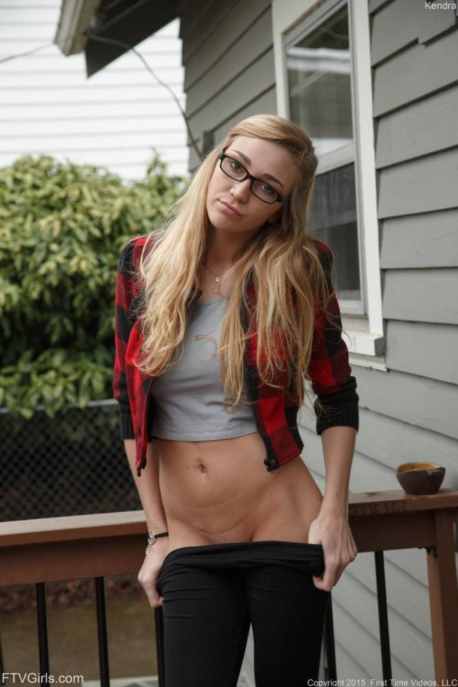 Playful Blonde Kendra Sunderland Takes Jeans Down And Shows Nude Bottom Outdoor - #1