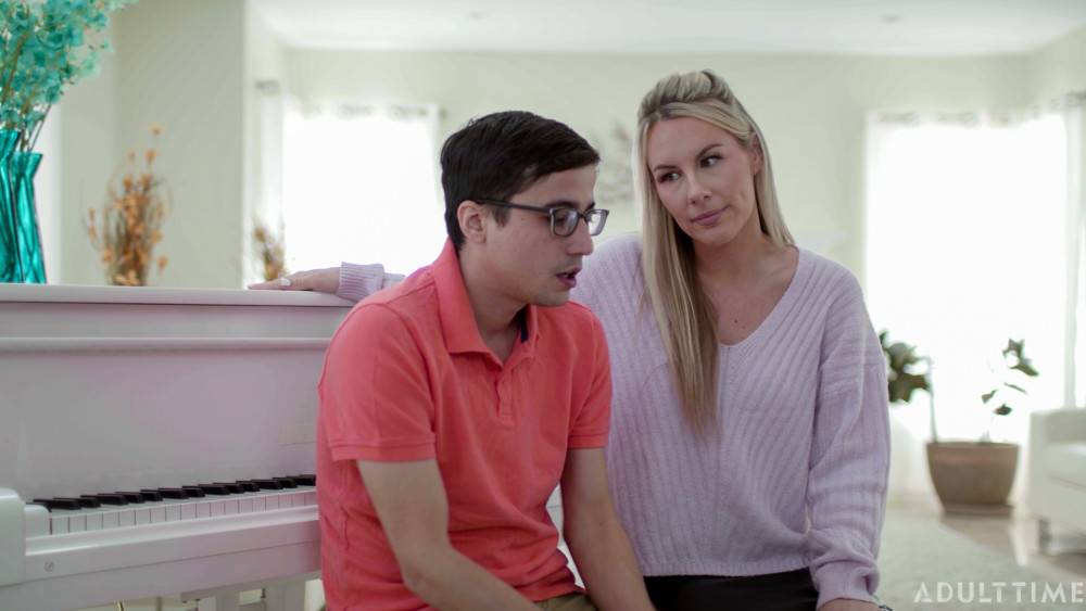 Insatiable MILF Bunny Madison Fucks Nerdy Dude In The Living Room - #1