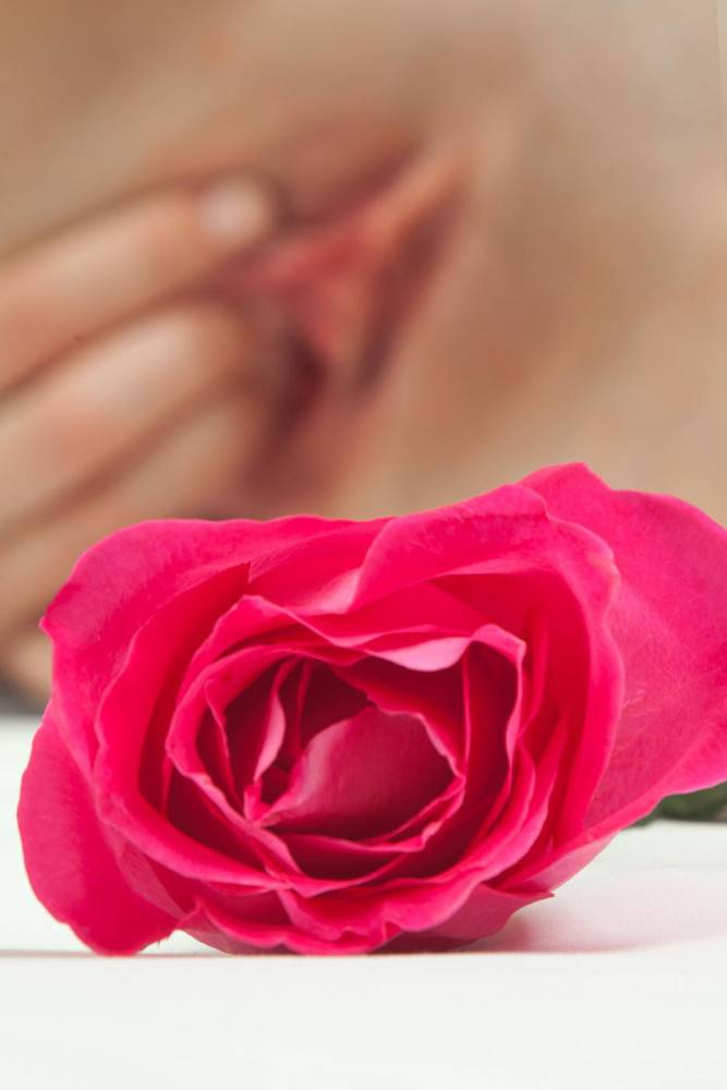 Fingering With A Rose In Her Hands Is The Most Arousing Thing For Vanda B - #9