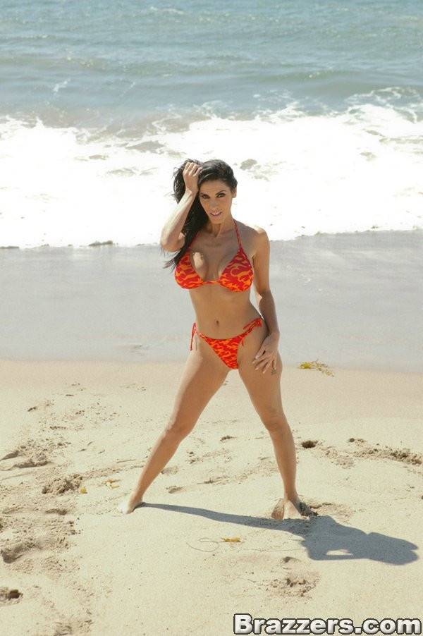 Attractive american milf Veronica Rayne in sexy bikini revealing big titties and sexy ass on the beach - #4