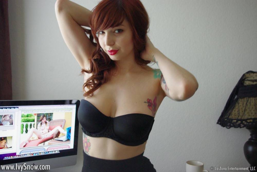 Redhead Ivy Jean Strips Her Boring Secretary Clothes To Expose Her Inked Up Body And To Masturbate. - #13