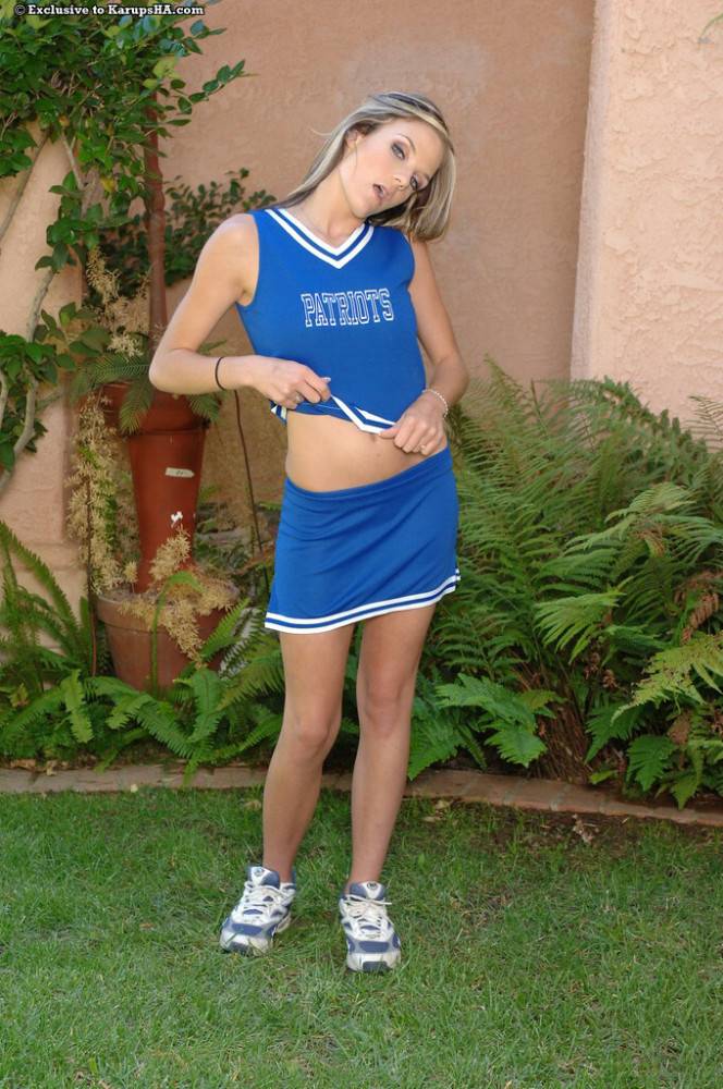 Cheer Girl Stacee Morgan Takes Off Her Blue Uniform And Poses Naked Outdoors - #3