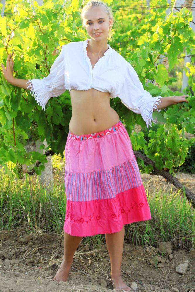 Slender ukrainian blonde teen Rachel Blau revealing big titties and sexy butt outside - #2