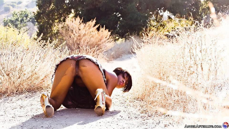 The Hot Black Chick Imani Rose Shamelessly Demonstrating Naked Upskirt Outdoor - #5