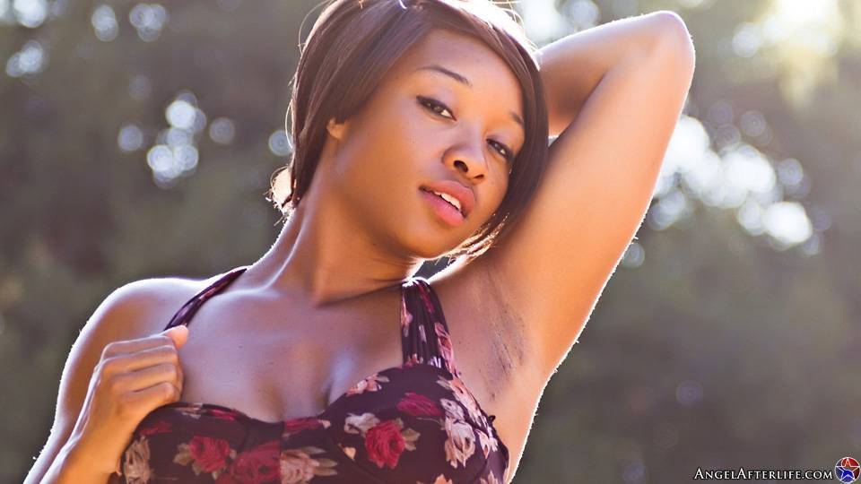 The Hot Black Chick Imani Rose Shamelessly Demonstrating Naked Upskirt Outdoor - #9
