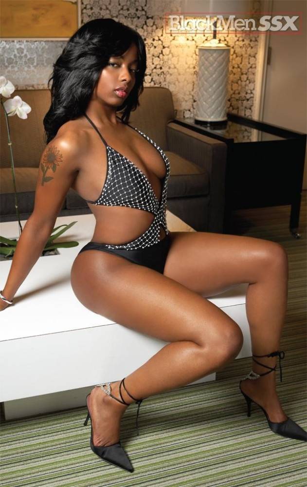 Curvaceous Sexy Assed Black Babe Buffie BMD Poses In Lingerie And Boots - #15