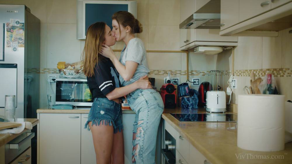 Curious women Mary Kalisy and Sabrisse A in jeans having lesbian sex - #2