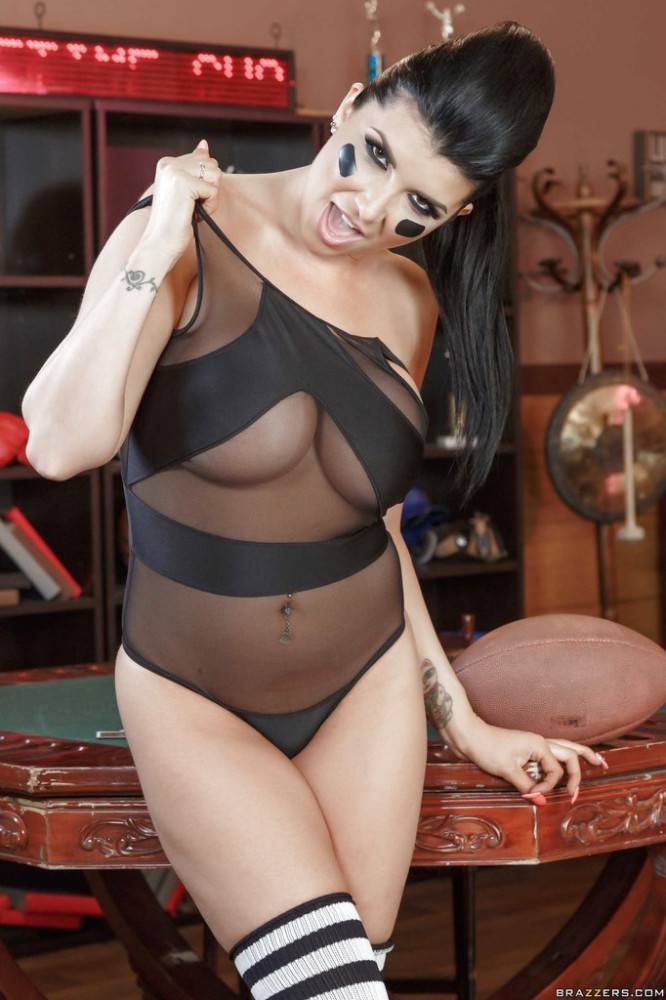 Sexy american brunette bombshell Romi Rain exhibits big boobs and hot ass - #12
