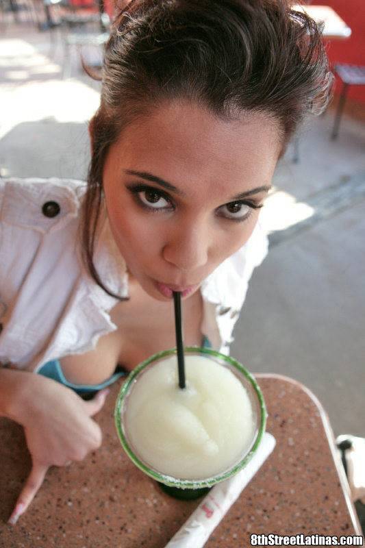 Filthy Latinas Veronique Vega And Renae Blow And Ride Guyâ€™s Milking Piston - #1