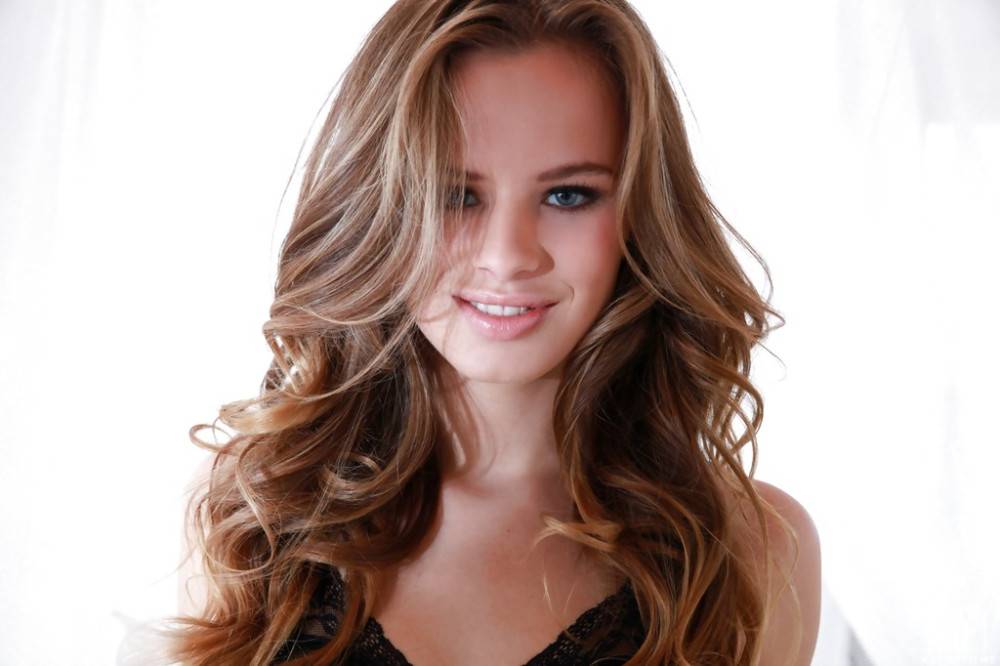 Very attractive american blond teen Jillian Janson in underwear exhibiting small tits and butt | Photo: 8340668