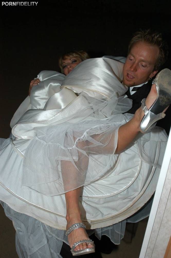 Busty MILF Skank Shayla Laveaux Gets Married And Bangs The Limo Driver In Her Wedding Dress - #11