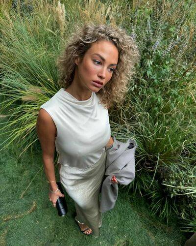 SI Swimsuit rose_bertram - #12