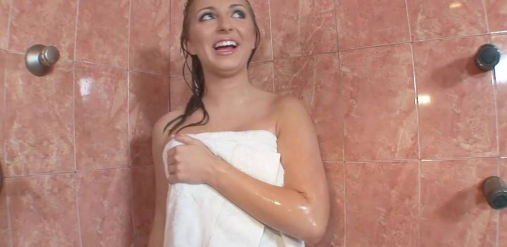 Having sex in the shower makes this horny brunette chick feel like a movie star - #1