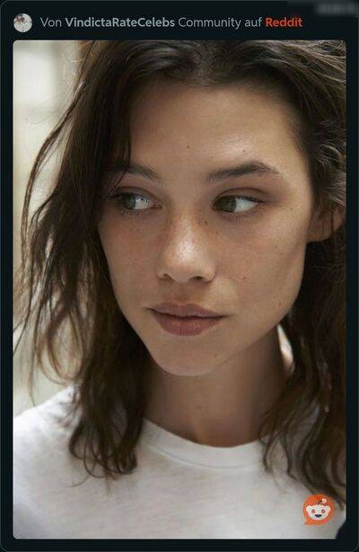 Àstrid Bergès-Frisbey - #1