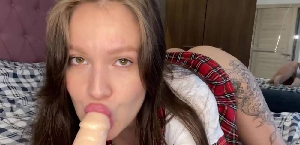 Pretty Babe Gets To Suck Real Cock Instead Of A Dildo - #1