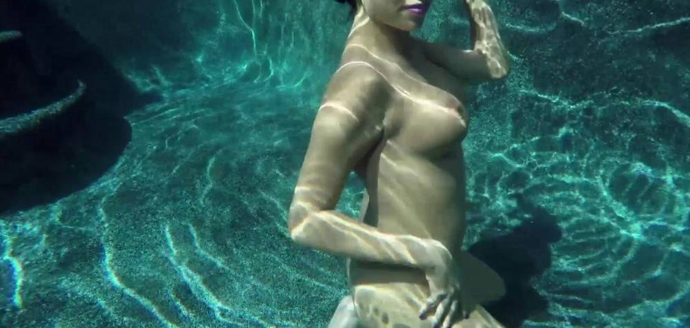 Large Breast Sex Under Water - Bethany Benz - #2