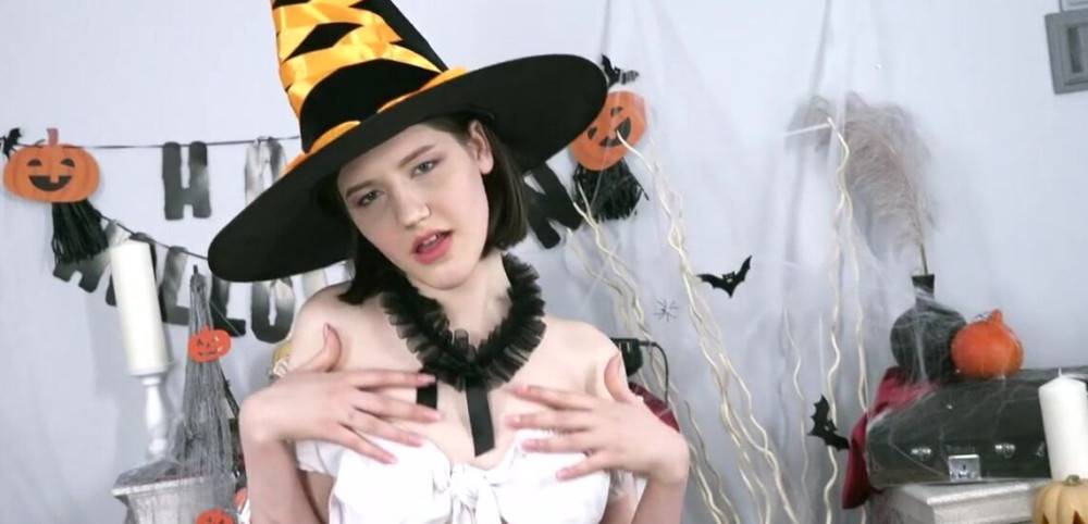 Cutie Celebrates Halloween By Having Anal Sex With Her Man - #1