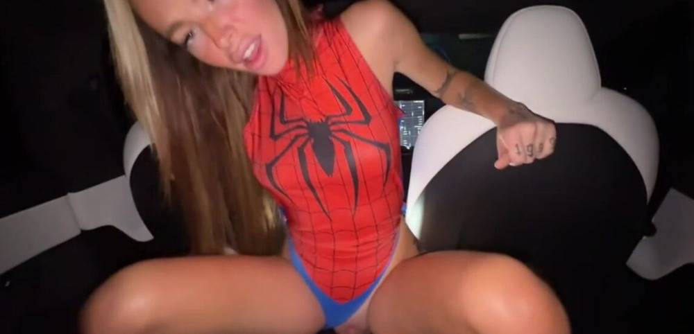 Hot Perfect Ass Amateur Fucking In Back Seat - Spiderman - #5