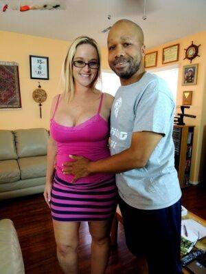 AWG Dee Siren meets black man Diamond Lou in a short dress on pornstar6.com