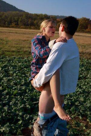 Blonde girl and her boyfriend have sex in a crop field away from prying eyes on pornstar6.com