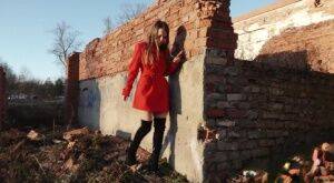 Caucasian girl Nastya takes a piss behind the remnants of a brick house on pornstar6.com